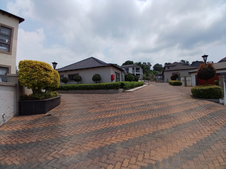 To Let 4 Bedroom Property for Rent in Signal Hill KwaZulu-Natal