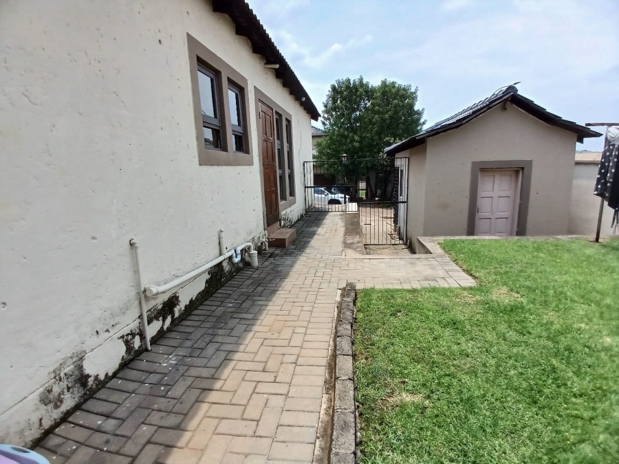 To Let 4 Bedroom Property for Rent in Signal Hill KwaZulu-Natal