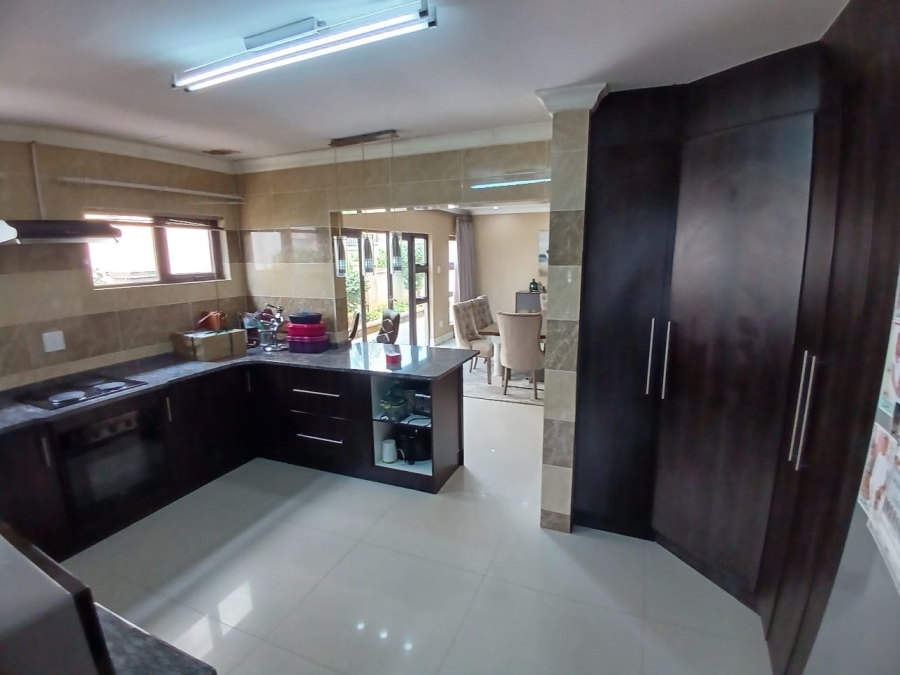 To Let 4 Bedroom Property for Rent in Signal Hill KwaZulu-Natal
