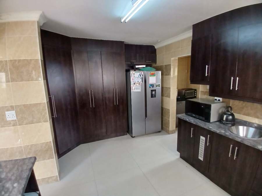 To Let 4 Bedroom Property for Rent in Signal Hill KwaZulu-Natal