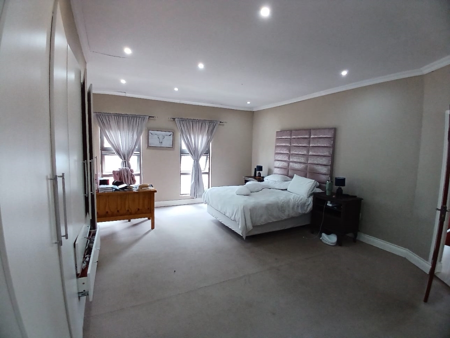 To Let 4 Bedroom Property for Rent in Signal Hill KwaZulu-Natal