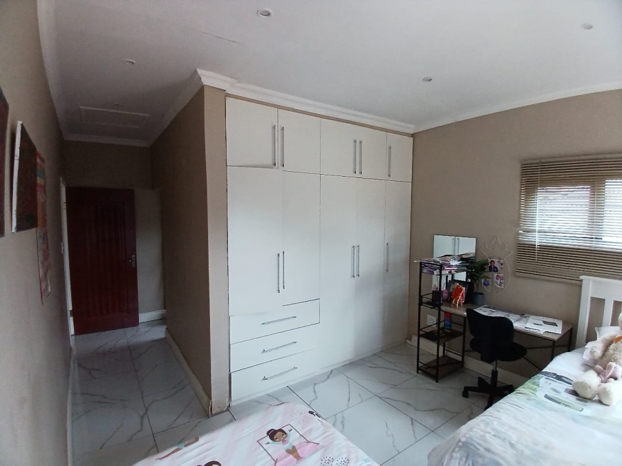 To Let 4 Bedroom Property for Rent in Signal Hill KwaZulu-Natal