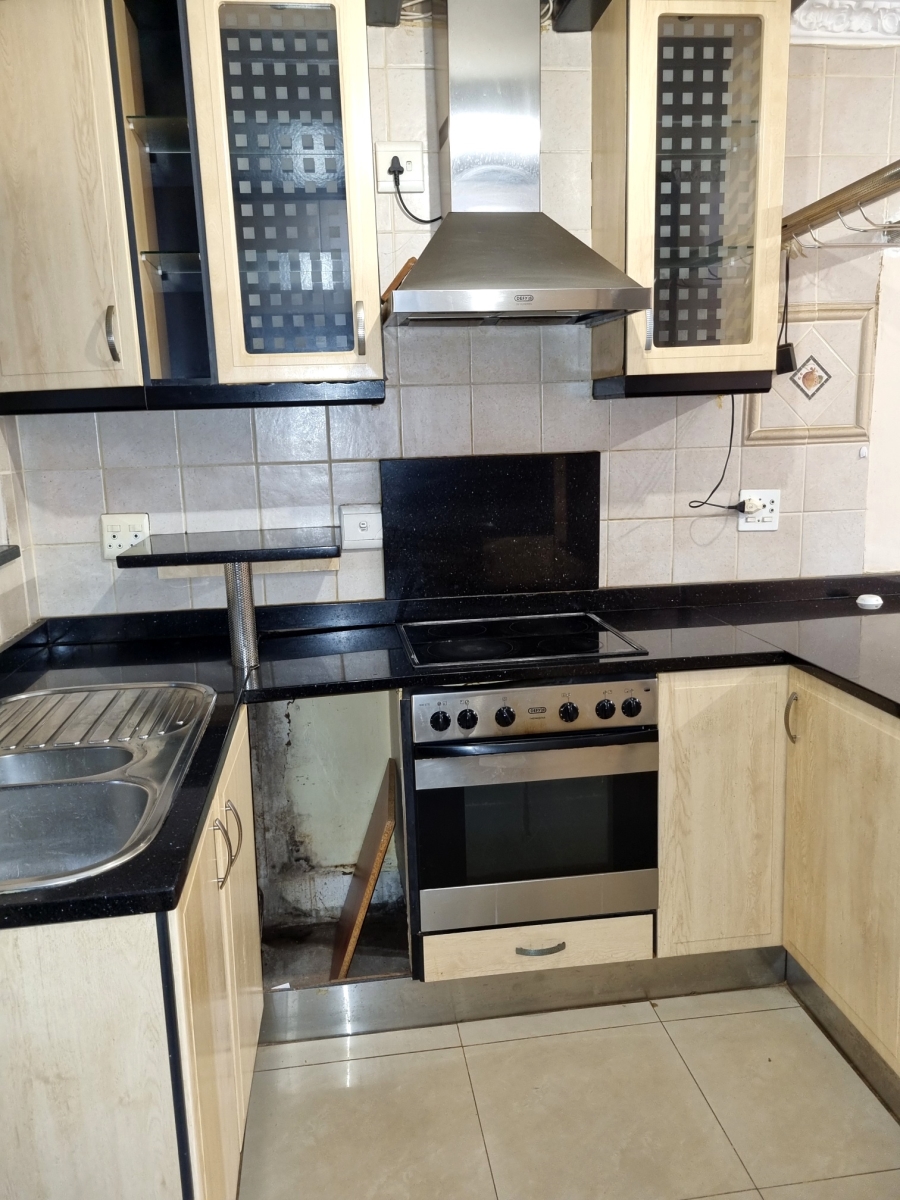 To Let 4 Bedroom Property for Rent in Sunningdale KwaZulu-Natal