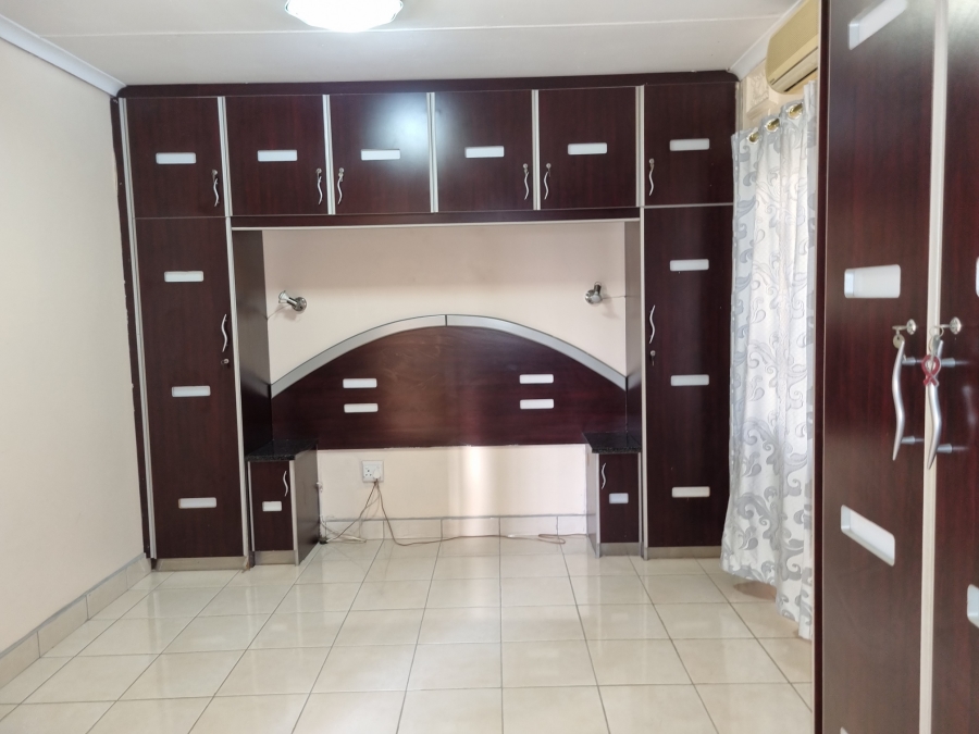 To Let 4 Bedroom Property for Rent in Sunningdale KwaZulu-Natal