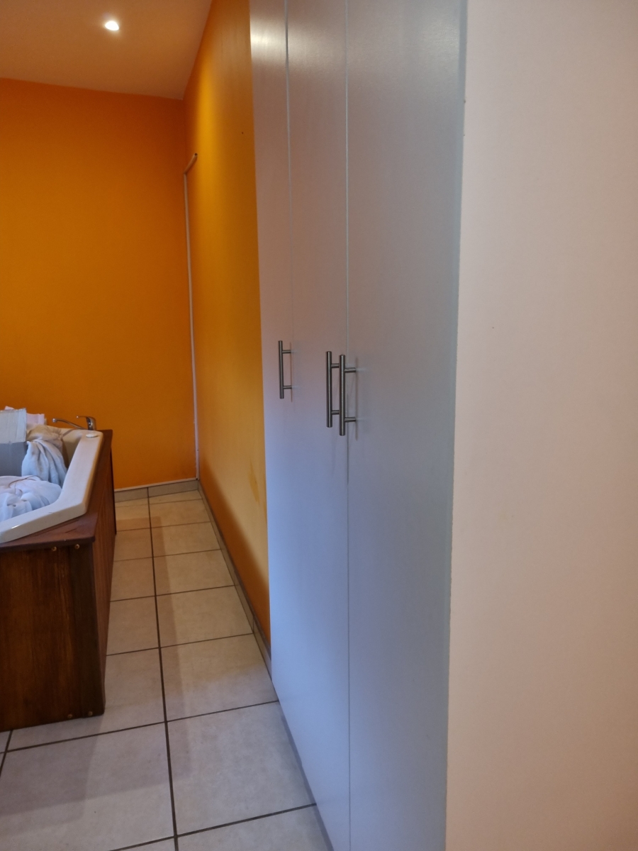 To Let 4 Bedroom Property for Rent in Sunningdale KwaZulu-Natal