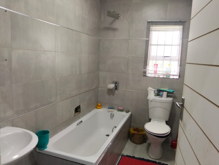 4 Bedroom Property for Sale in Ntuzuma KwaZulu-Natal