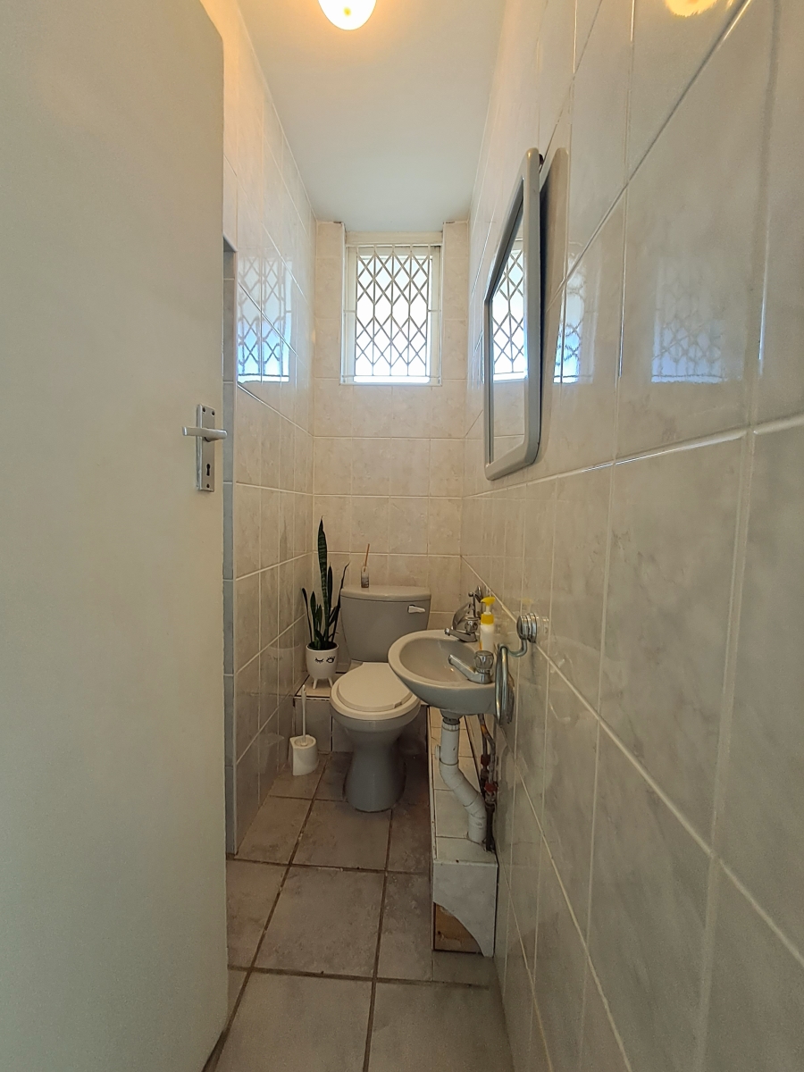 2 Bedroom Property for Sale in Pinetown KwaZulu-Natal