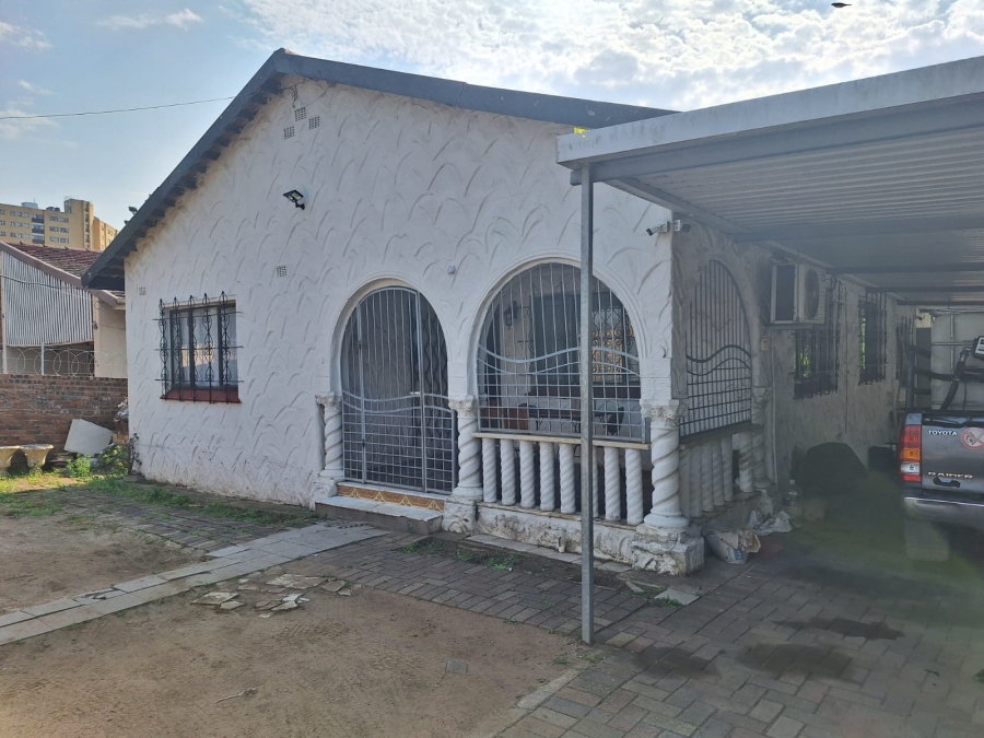 7 Bedroom Property for Sale in Reservoir Hills KwaZulu-Natal