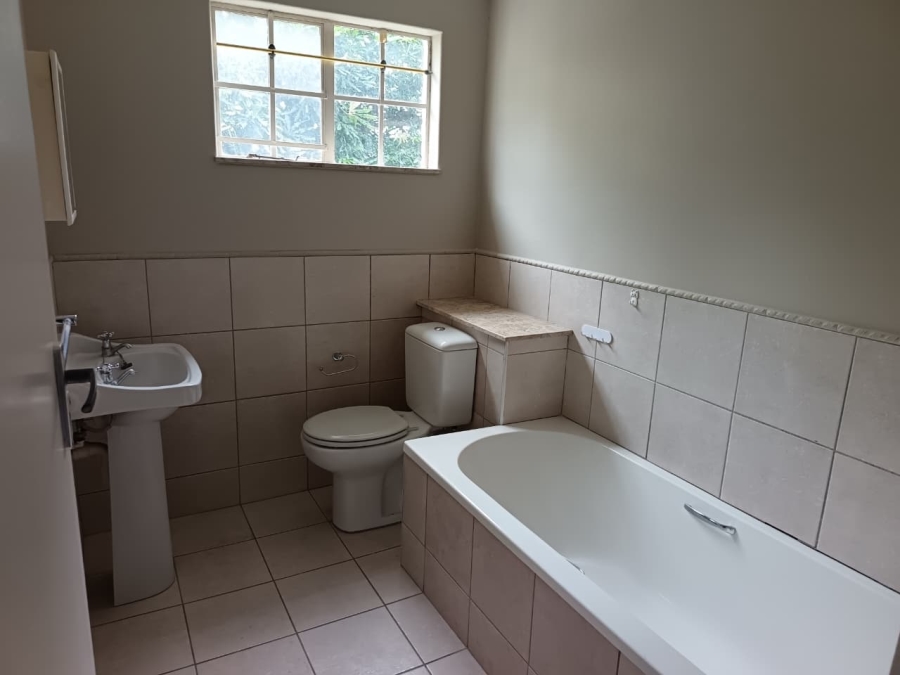 To Let 2 Bedroom Property for Rent in Essenwood KwaZulu-Natal