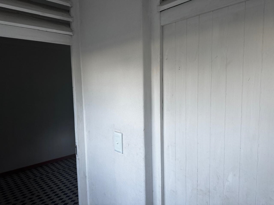 To Let 1 Bedroom Property for Rent in Kloof KwaZulu-Natal