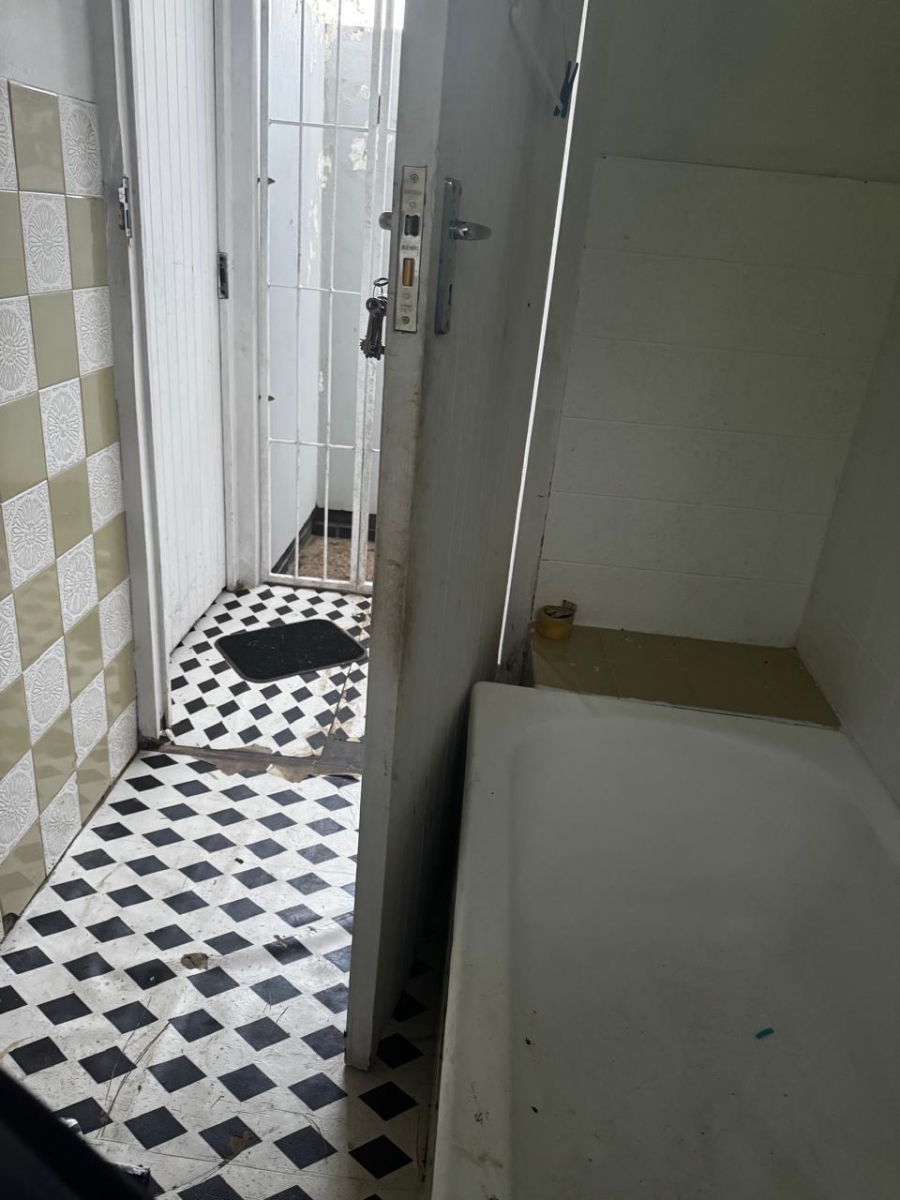 To Let 1 Bedroom Property for Rent in Kloof KwaZulu-Natal