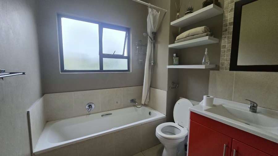 To Let 2 Bedroom Property for Rent in Palm Lakes Estate KwaZulu-Natal