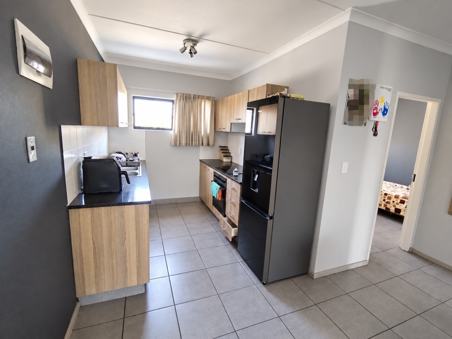 To Let 2 Bedroom Property for Rent in Umbogintwini KwaZulu-Natal