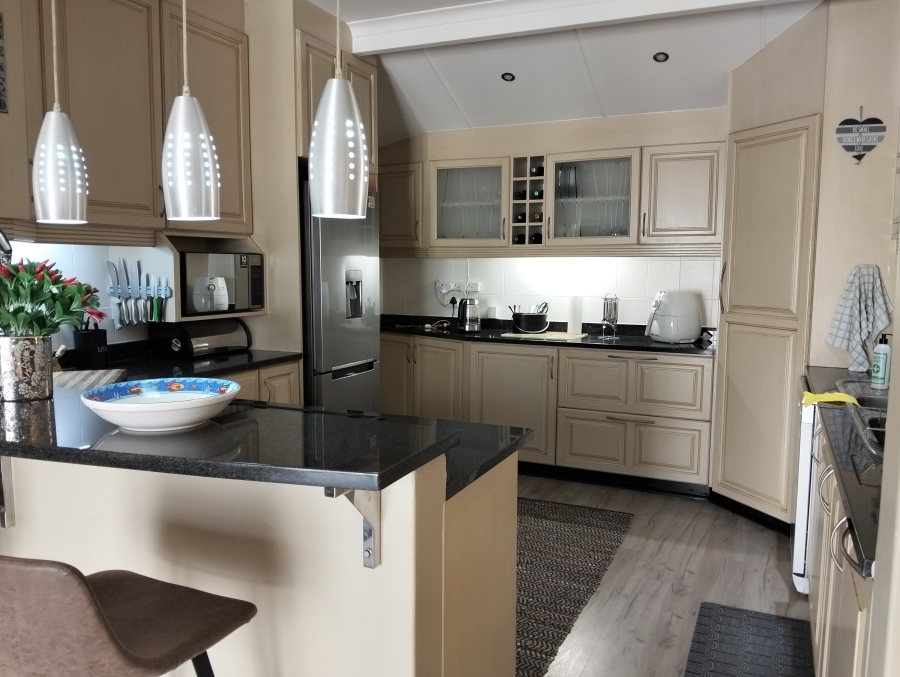 To Let 4 Bedroom Property for Rent in Westville Central KwaZulu-Natal