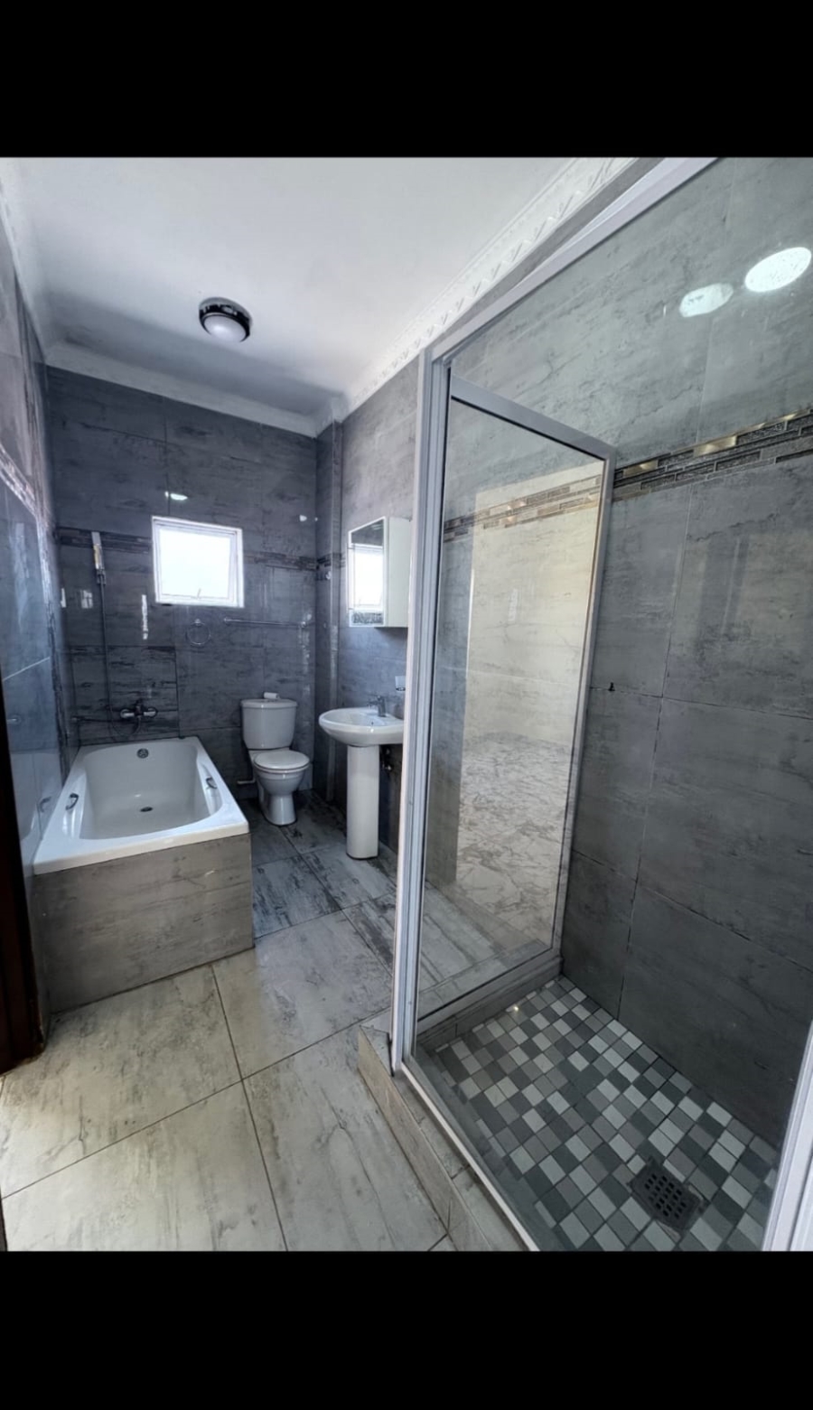 To Let 1 Bedroom Property for Rent in Brighton Beach KwaZulu-Natal