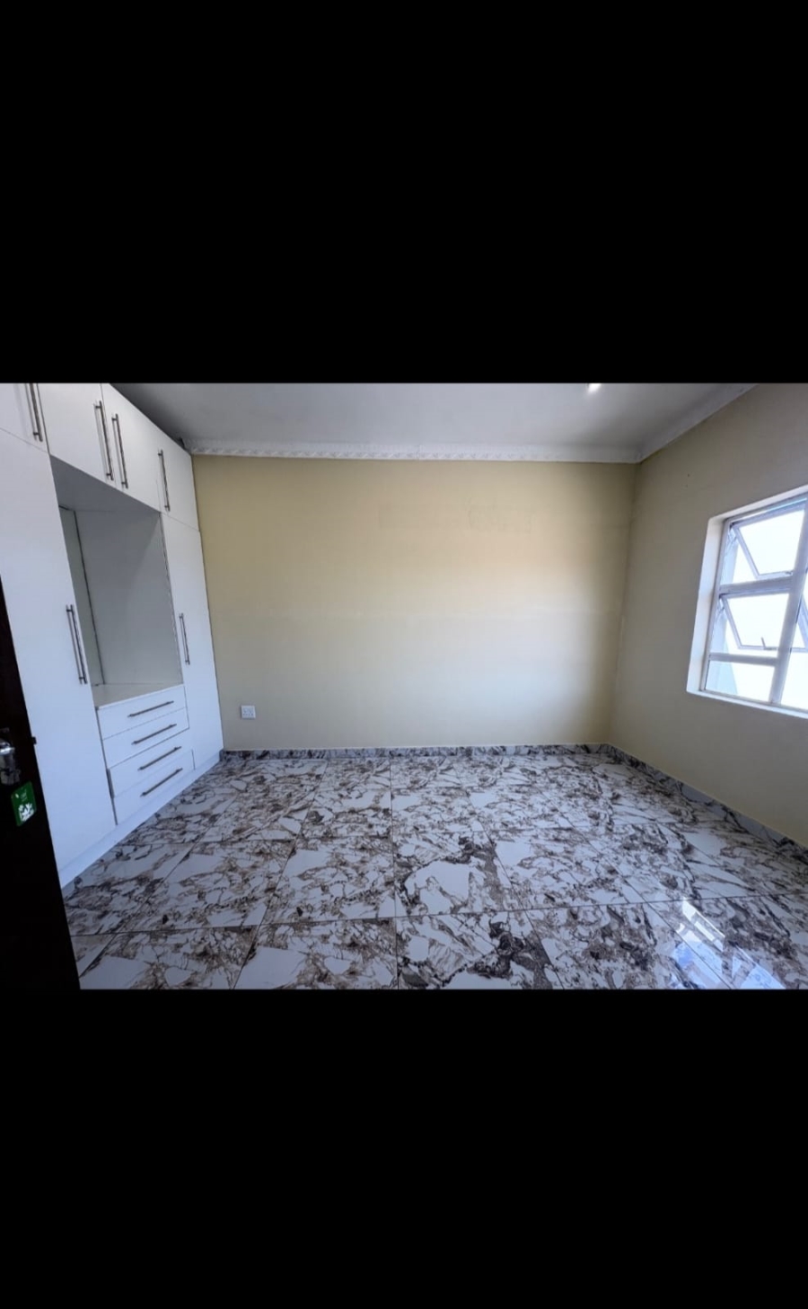 To Let 1 Bedroom Property for Rent in Brighton Beach KwaZulu-Natal