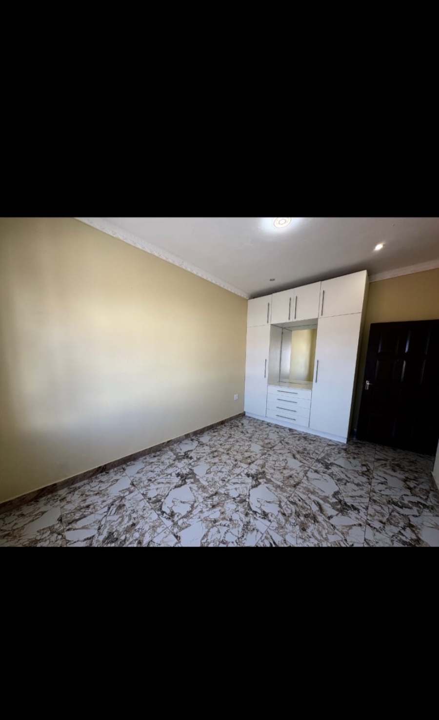 To Let 1 Bedroom Property for Rent in Brighton Beach KwaZulu-Natal