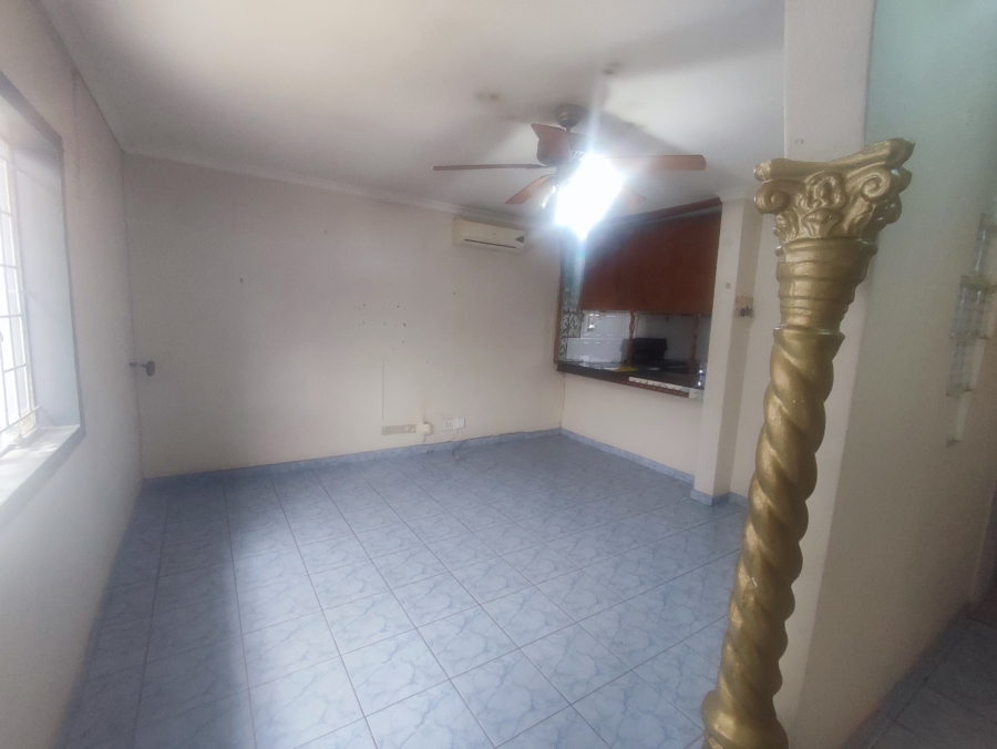 3 Bedroom Property for Sale in Northcroft KwaZulu-Natal