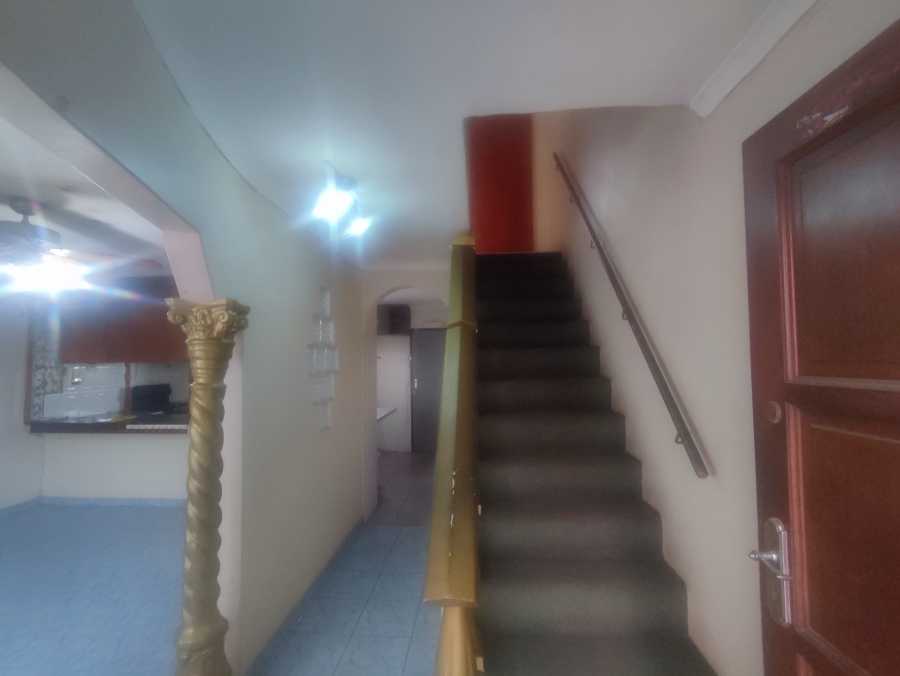 3 Bedroom Property for Sale in Northcroft KwaZulu-Natal