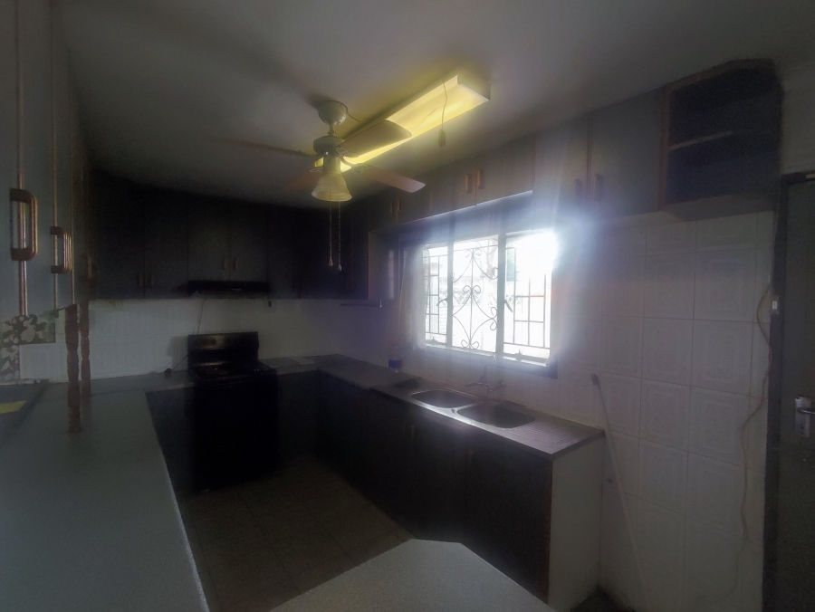 3 Bedroom Property for Sale in Northcroft KwaZulu-Natal