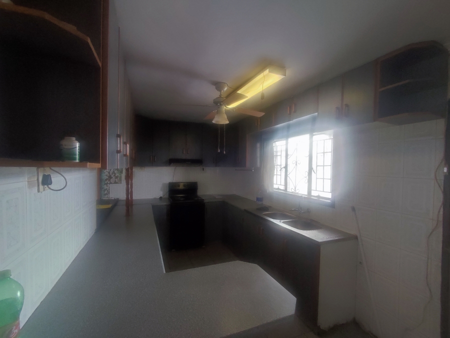 3 Bedroom Property for Sale in Northcroft KwaZulu-Natal