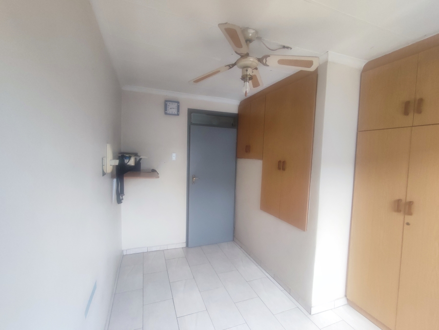3 Bedroom Property for Sale in Northcroft KwaZulu-Natal