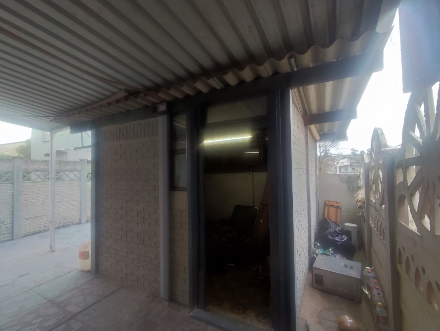 3 Bedroom Property for Sale in Northcroft KwaZulu-Natal