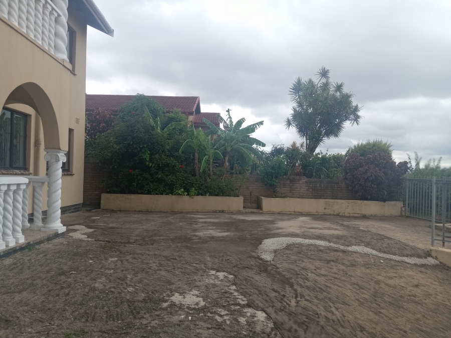 5 Bedroom Property for Sale in Kenville KwaZulu-Natal
