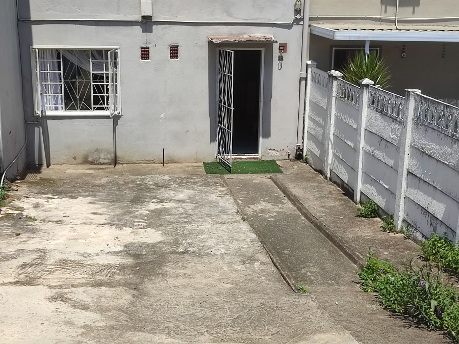 2 Bedroom Property for Sale in Grove End KwaZulu-Natal
