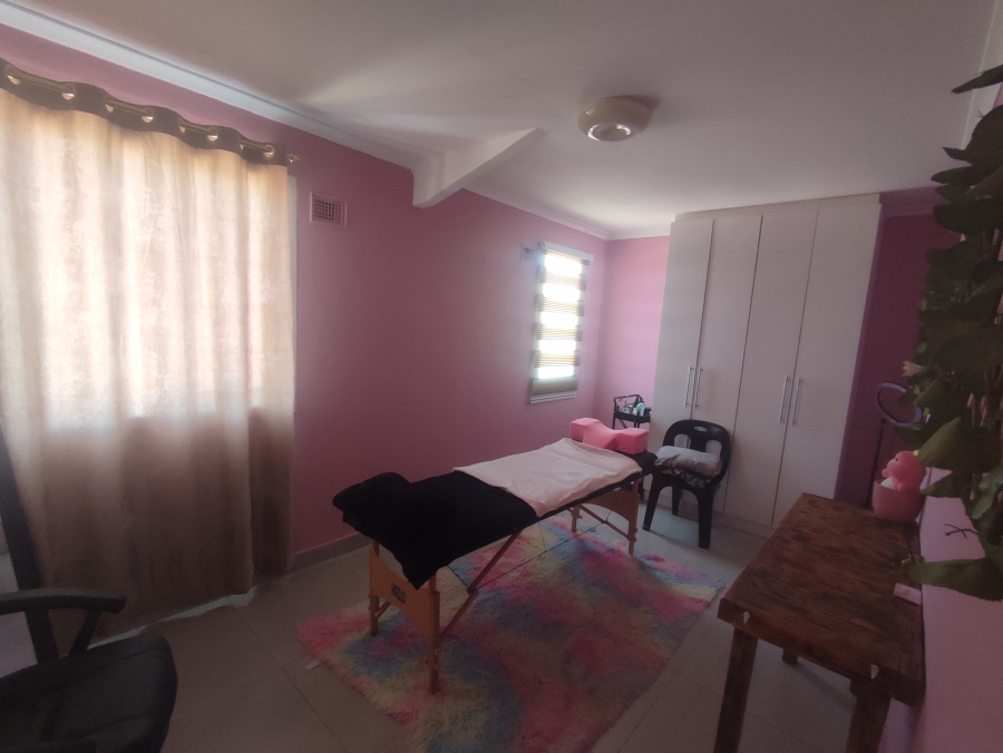 2 Bedroom Property for Sale in Grove End KwaZulu-Natal
