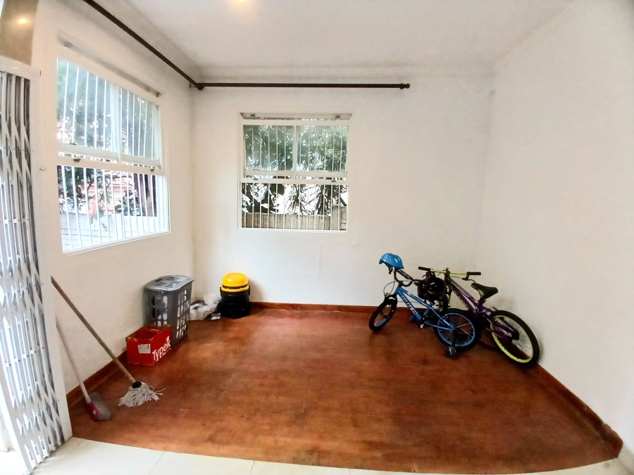 2 Bedroom Property for Sale in Glenwood KwaZulu-Natal