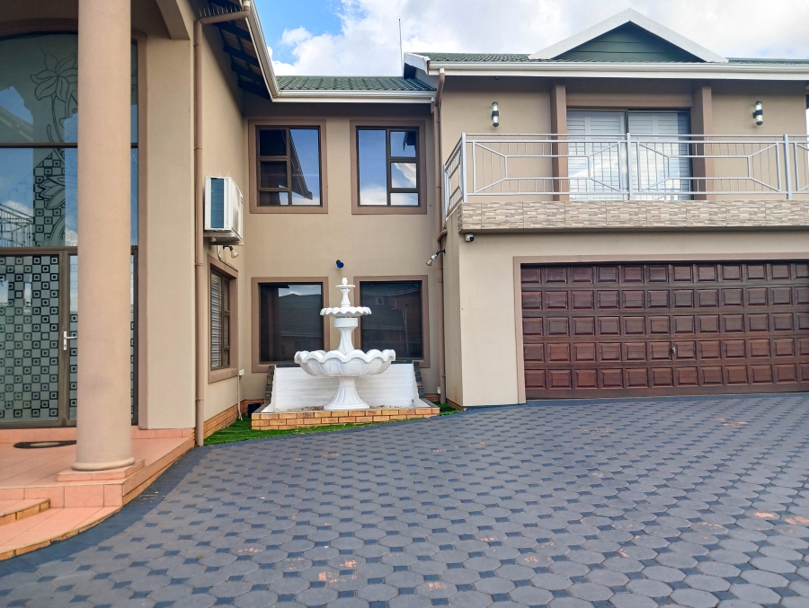 5 Bedroom Property for Sale in Somerset Park KwaZulu-Natal