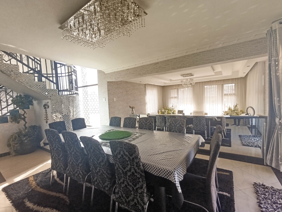 5 Bedroom Property for Sale in Somerset Park KwaZulu-Natal