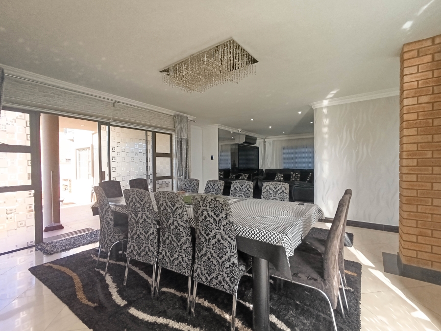 5 Bedroom Property for Sale in Somerset Park KwaZulu-Natal