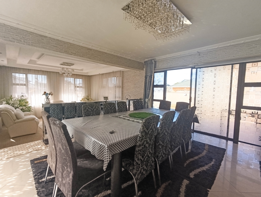 5 Bedroom Property for Sale in Somerset Park KwaZulu-Natal