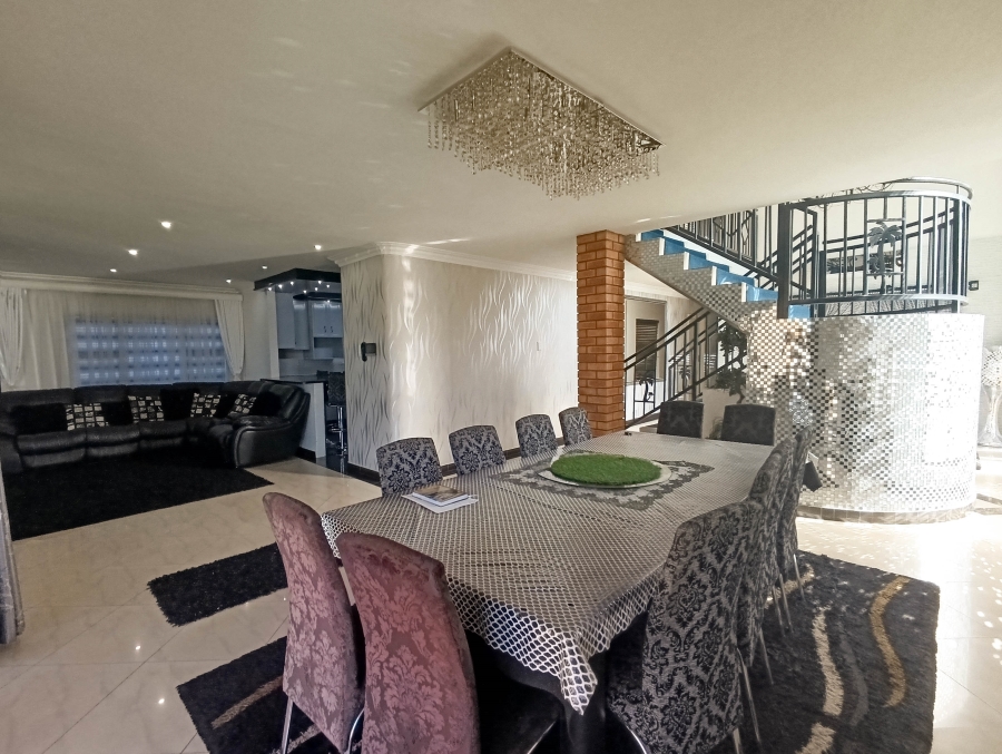 5 Bedroom Property for Sale in Somerset Park KwaZulu-Natal