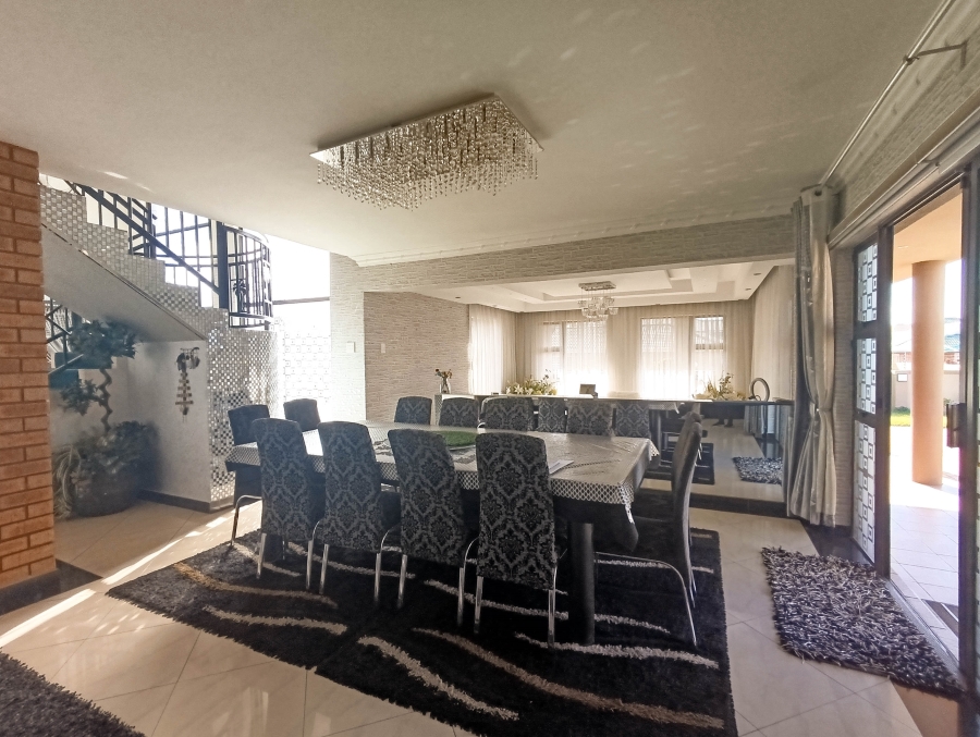 5 Bedroom Property for Sale in Somerset Park KwaZulu-Natal