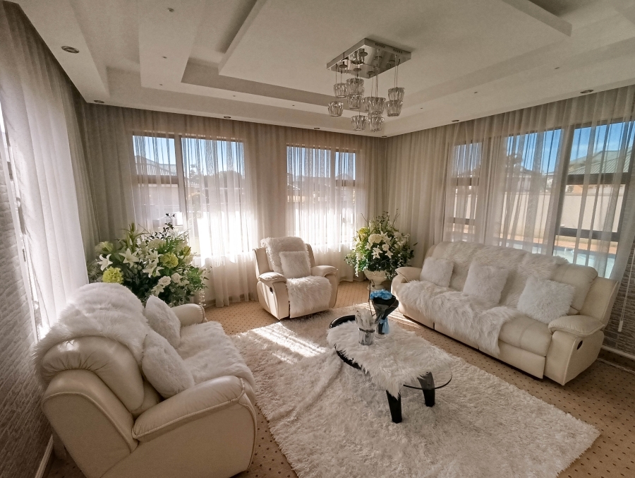 5 Bedroom Property for Sale in Somerset Park KwaZulu-Natal