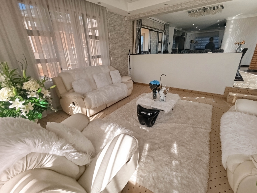 5 Bedroom Property for Sale in Somerset Park KwaZulu-Natal