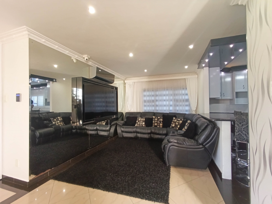 5 Bedroom Property for Sale in Somerset Park KwaZulu-Natal