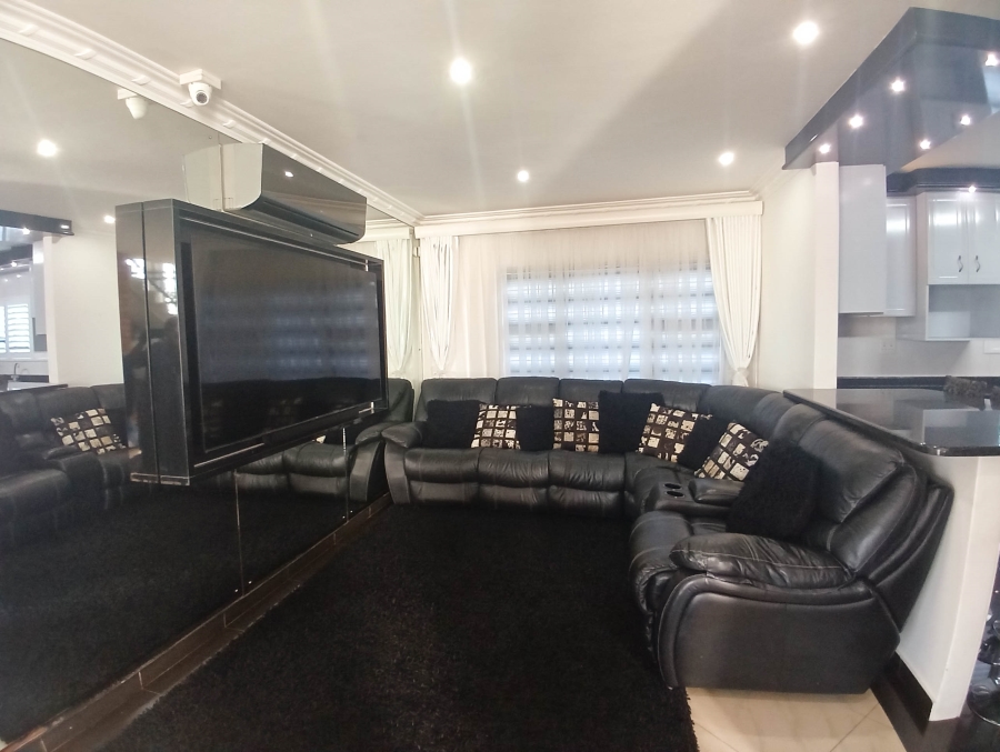5 Bedroom Property for Sale in Somerset Park KwaZulu-Natal