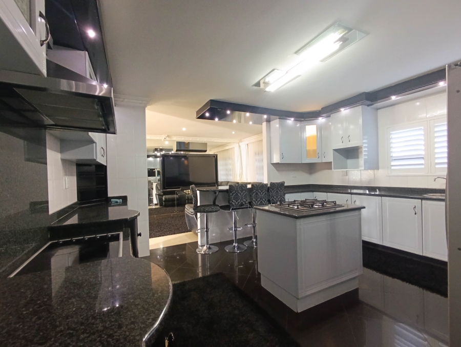 5 Bedroom Property for Sale in Somerset Park KwaZulu-Natal