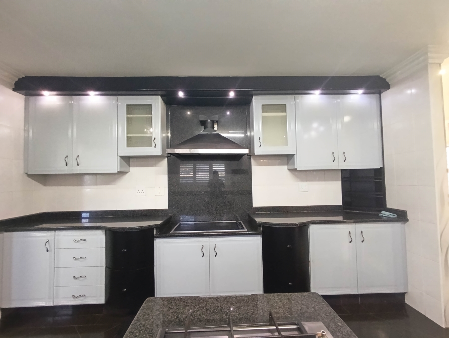 5 Bedroom Property for Sale in Somerset Park KwaZulu-Natal