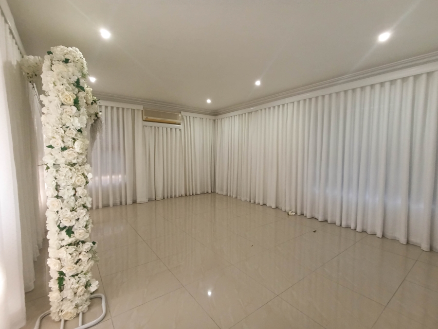 5 Bedroom Property for Sale in Somerset Park KwaZulu-Natal