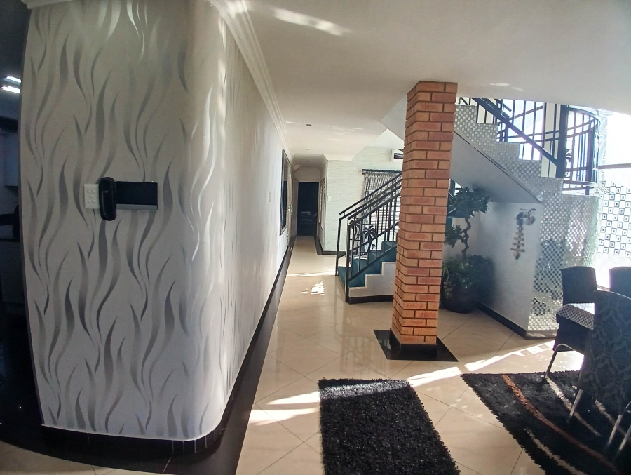 5 Bedroom Property for Sale in Somerset Park KwaZulu-Natal