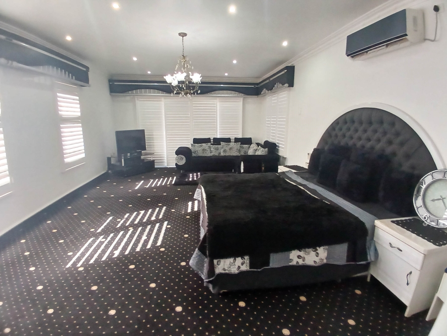 5 Bedroom Property for Sale in Somerset Park KwaZulu-Natal
