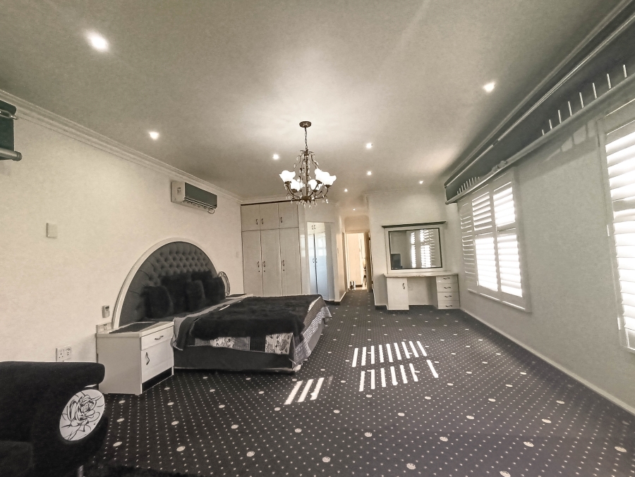5 Bedroom Property for Sale in Somerset Park KwaZulu-Natal