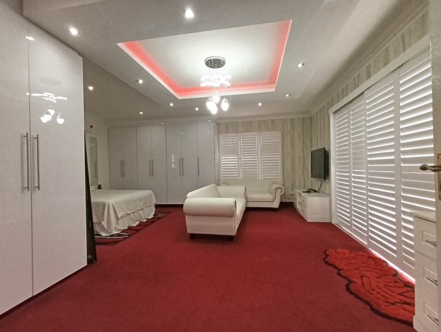 5 Bedroom Property for Sale in Somerset Park KwaZulu-Natal