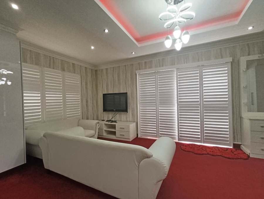 5 Bedroom Property for Sale in Somerset Park KwaZulu-Natal
