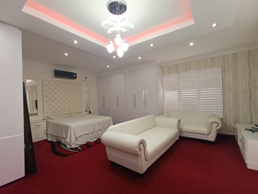 5 Bedroom Property for Sale in Somerset Park KwaZulu-Natal